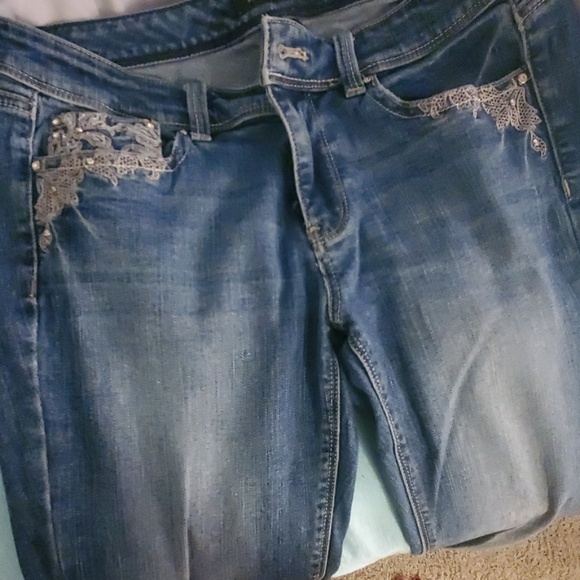 Jean's - Picture 3 of 4